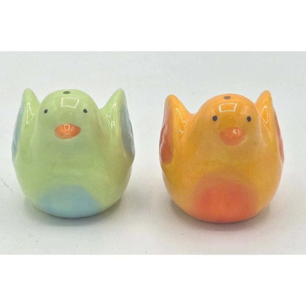 Charming Ceramic Bird Salt &‎ Pepper Shaker Set